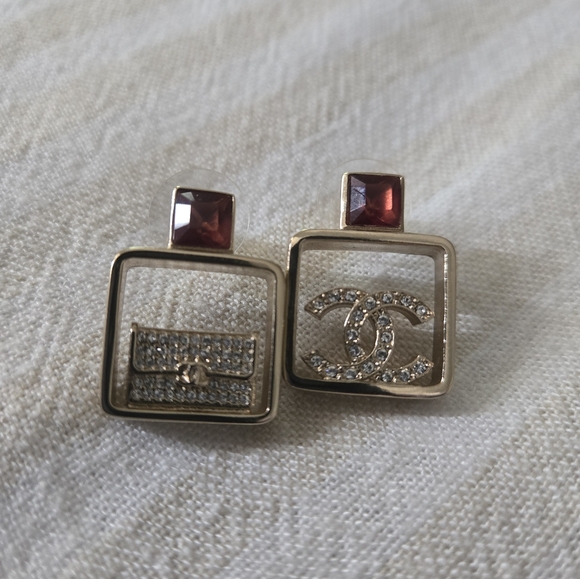 Chanel Strass Perfume Bottle Stud Earrings - Picture 10 of 10